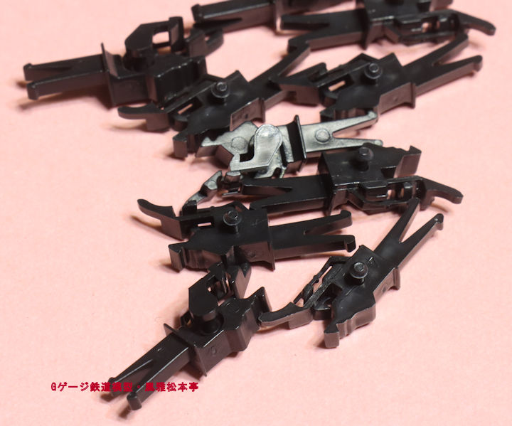 フライシュマン製HOゲージ製品用のクローズカプリングでNEM-362規格のカプラーソケットに対応の品物、品番は「6515」。