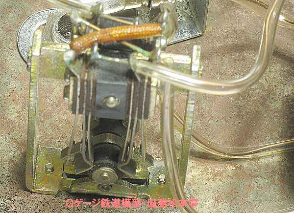 シーメンス型キイスイッチ部分。Siemmens style switch of KP-23 power pack, manufactured by KTM(Katsumi).
