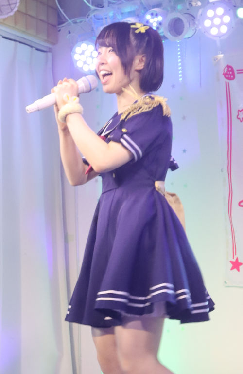 柚月あいみさん。2026年(令和8年)4月、ライブスペース・マリールー(東京都北区)にて開催された「ストロベリー・ミュージアム」に際して撮影。