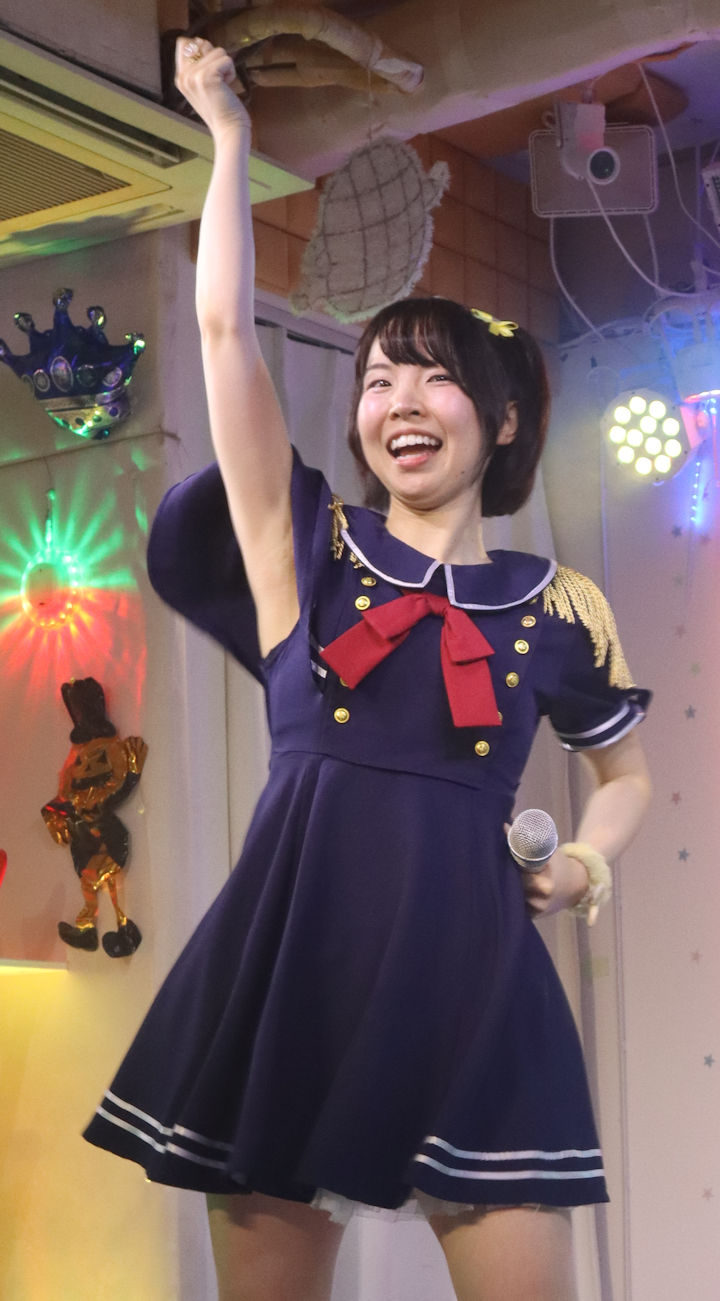 柚月あいみさん。2026年(令和8年)4月、ライブスペース・マリールー(東京都北区)にて開催された「ストロベリー・ミュージアム」に際して撮影。