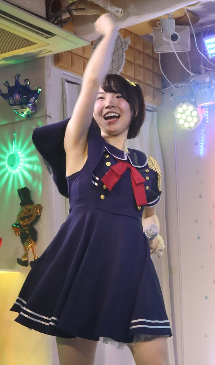 柚月あいみさん。2026年(令和8年)4月、ライブスペース・マリールー(東京都北区)にて開催された「ストロベリー・ミュージアム」に際して撮影。