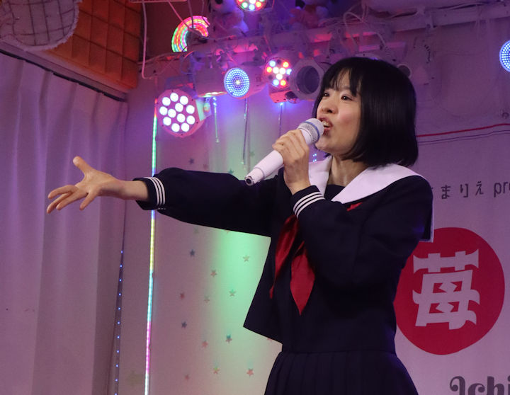 森口こころさん。2024年(令和6年)4月、ライブスペース・マリールーにて撮影。