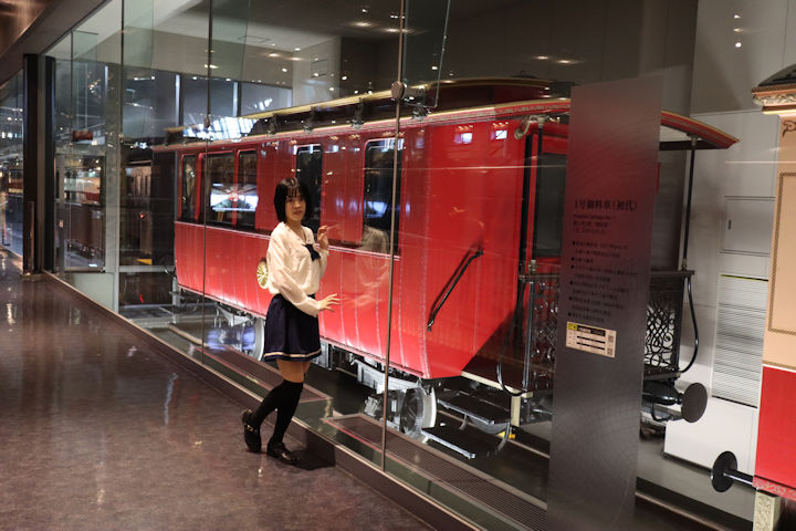 森口こころさん。2025年(令和7年)11月、鉄道博物館(埼玉県さいたま市大宮区)にて撮影。