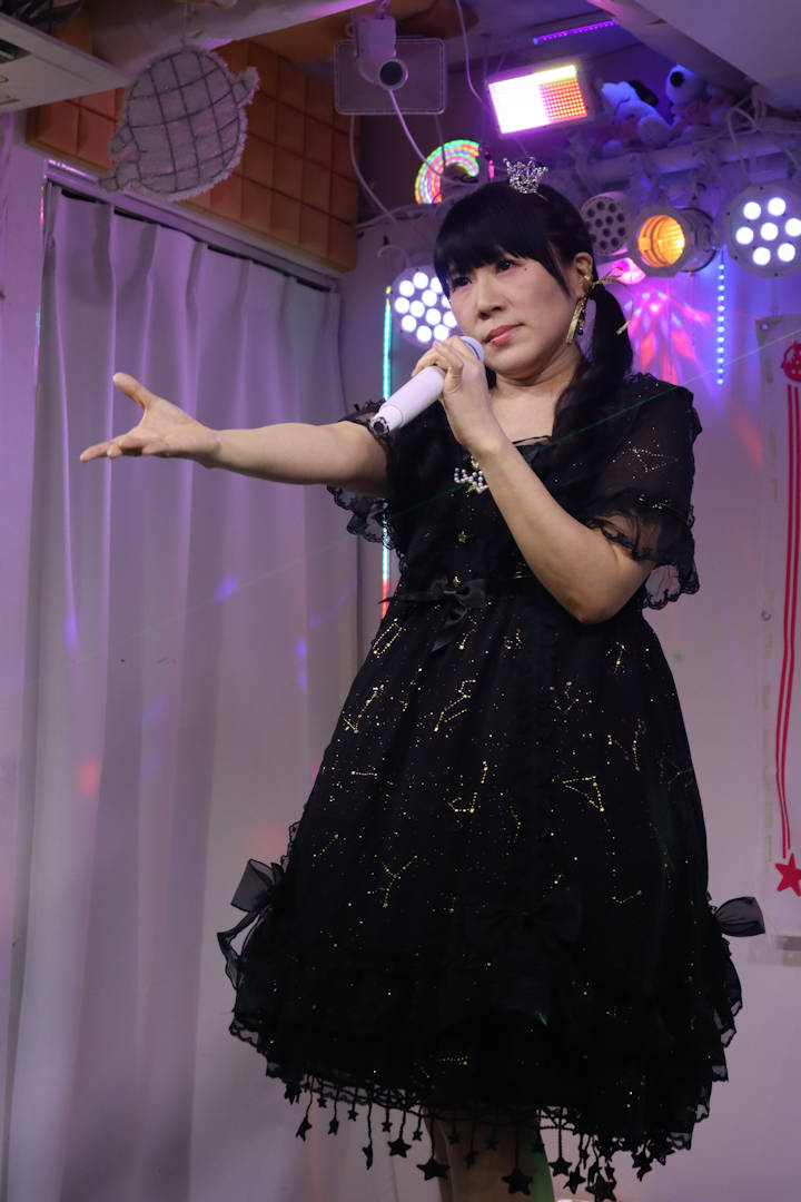 ほしみらい姫。2025年(令和7年)4月、ライブスペース・マリールー(東京都北区)にて撮影。