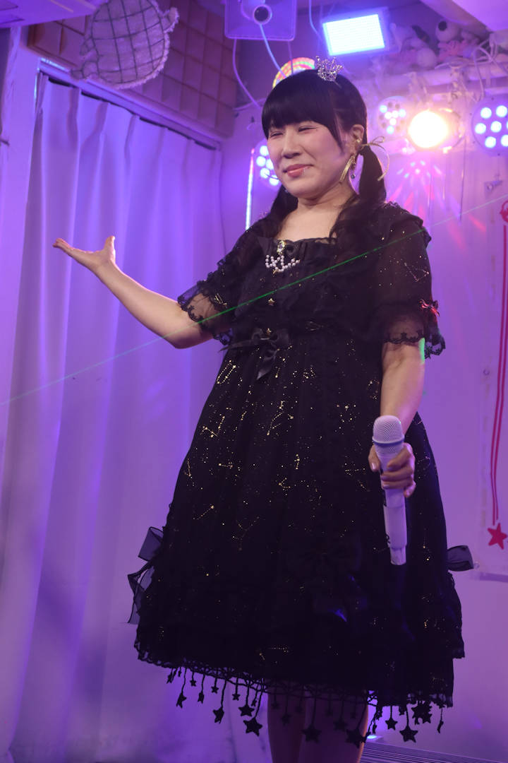 ほしみらい姫。2025年(令和7年)4月、ライブスペース・マリールー(東京都北区)にて撮影。