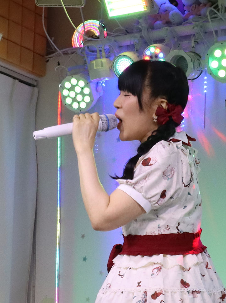 ほしみらい姫。2025年(令和7年)5月、ライブスペース・マリールー(東京都北区)にて撮影。