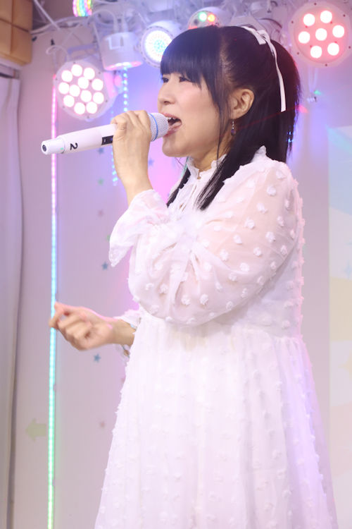 ほしみらい姫。2025年(令和7年)8月、ライブスペース・マリールー(東京都北区)にて開催された「マリールーで歌いまSHOW」に際して撮影。