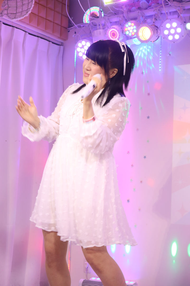 ほしみらい姫。2025年(令和7年)8月、ライブスペース・マリールー(東京都北区)にて開催された「マリールーで歌いまSHOW」に際して撮影。