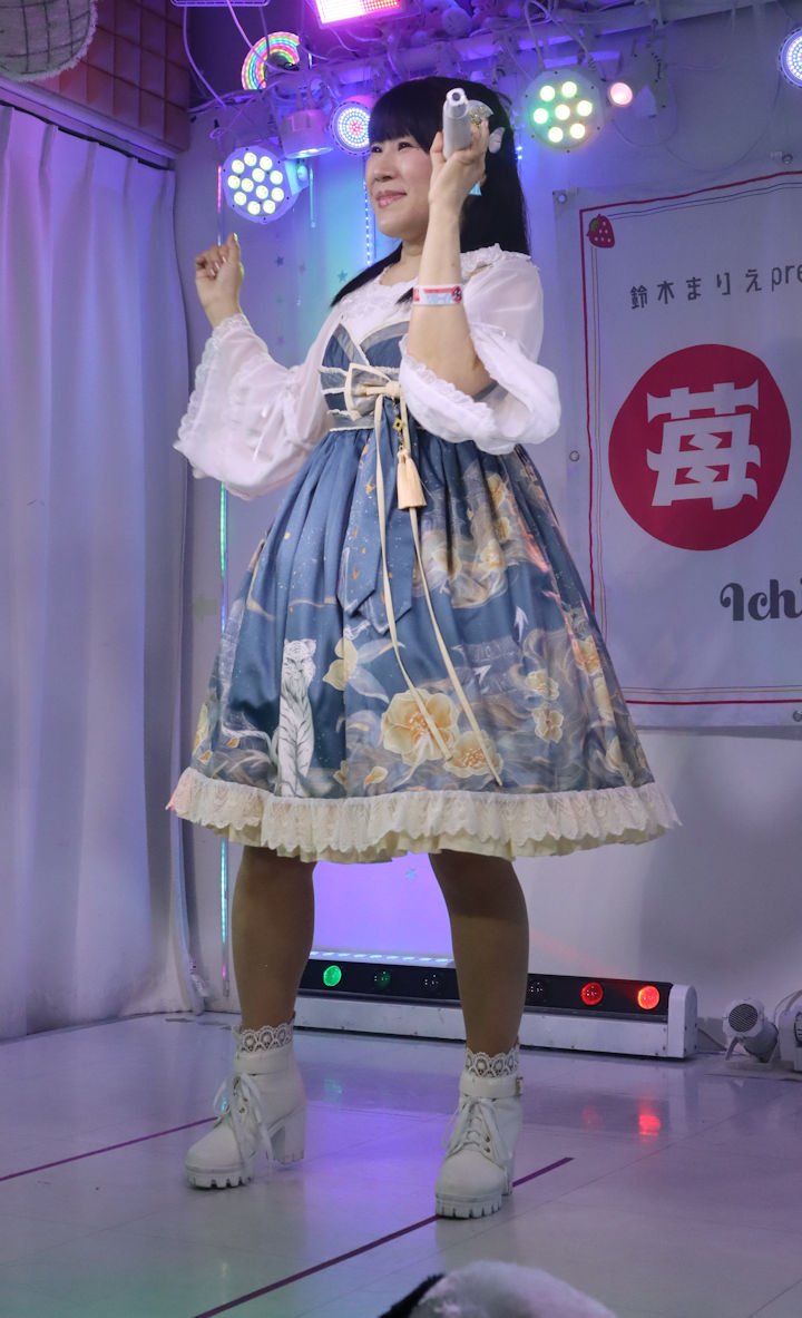 ほしみらい姫。2025年(令和7年)10月、ライブスペース・マリールー(東京都北区)にて開催された「苺日和」に際して撮影。