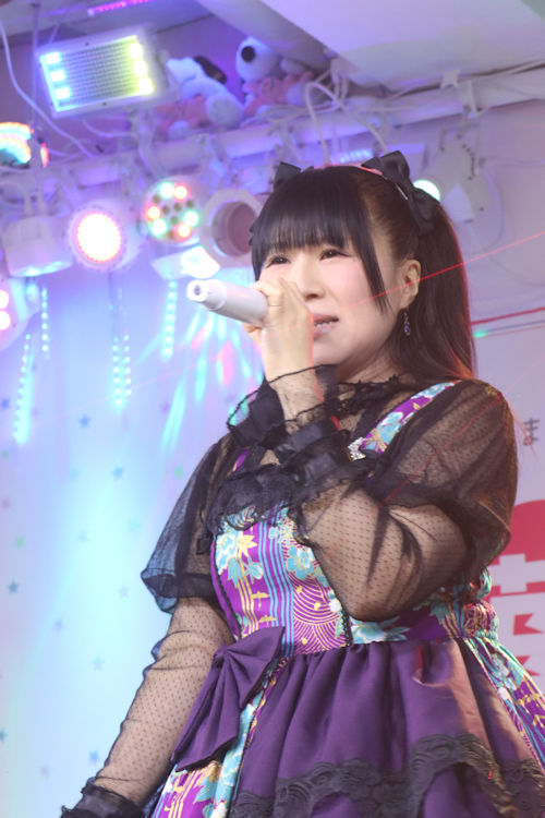 ほしみらい姫。2026年(令和8年)1月、ライブスペース・マリールー(東京都北区)にて開催された「苺日和(いちごびより)」に際して撮影。