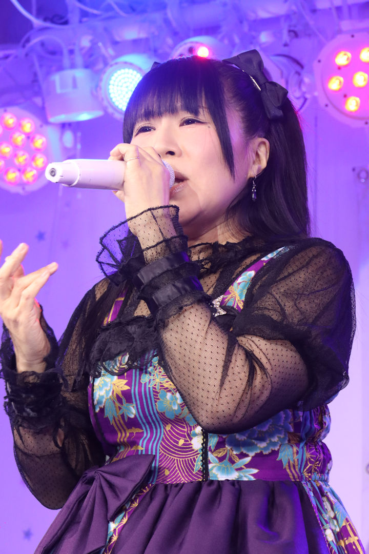 ほしみらい姫。2026年(令和8年)1月、ライブスペース・マリールー(東京都北区)にて開催された「苺日和(いちごびより)」に際して撮影。