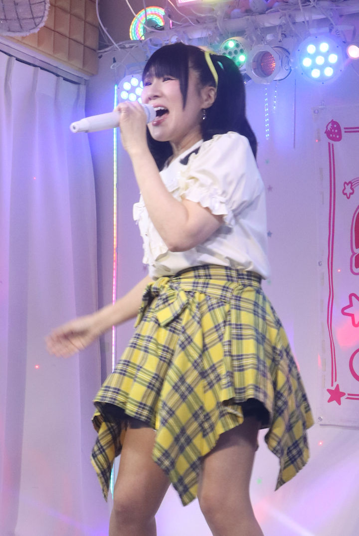 ほしみらい姫。2026年(令和8年)4月、ライブスペース・マリールー(東京都北区)にて開催された「ストロベリー・ミュージアム」に際して撮影。