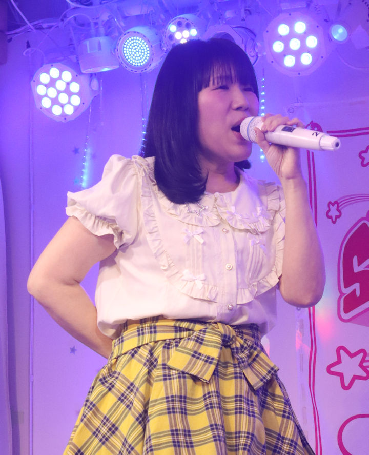 ほしみらい姫。2026年(令和8年)4月、ライブスペース・マリールー(東京都北区)にて開催された「ストロベリー・ミュージアム」に際して撮影。