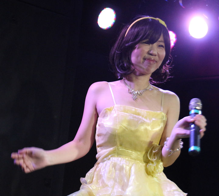宝染花美咲さん。2020年(令和2年)4月、神田MIFAにて撮影。
