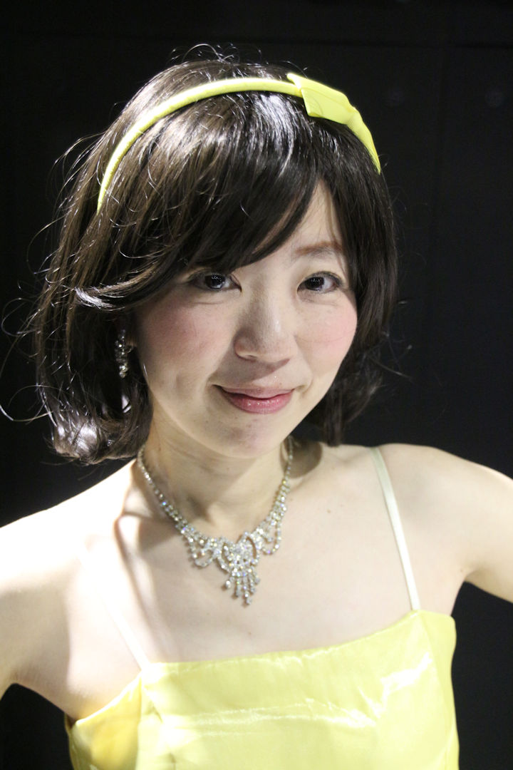 宝染花美咲さん。2020年(令和2年)4月、神田MIFAにて撮影。