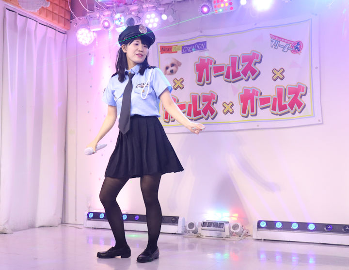 星海しおり(ほしみ・しおり)さん。2026年(令和8年)3月、ライブスペース・マリールーにて撮影。