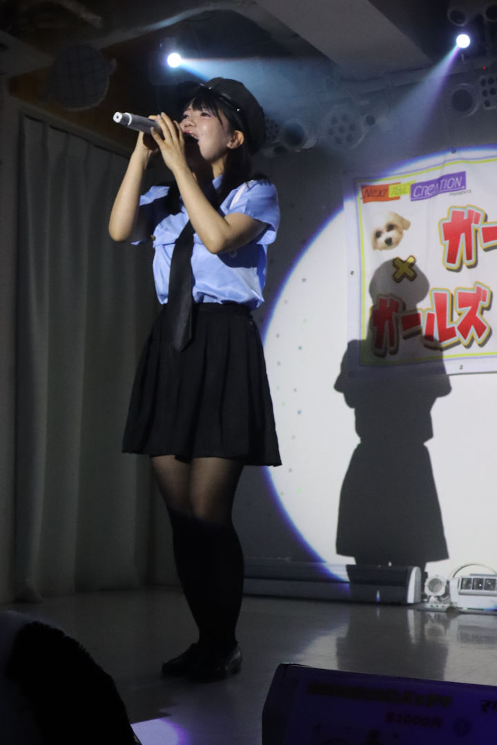 星海しおり(ほしみ・しおり)さん。2026年(令和8年)3月、ライブスペース・マリールーにて撮影。