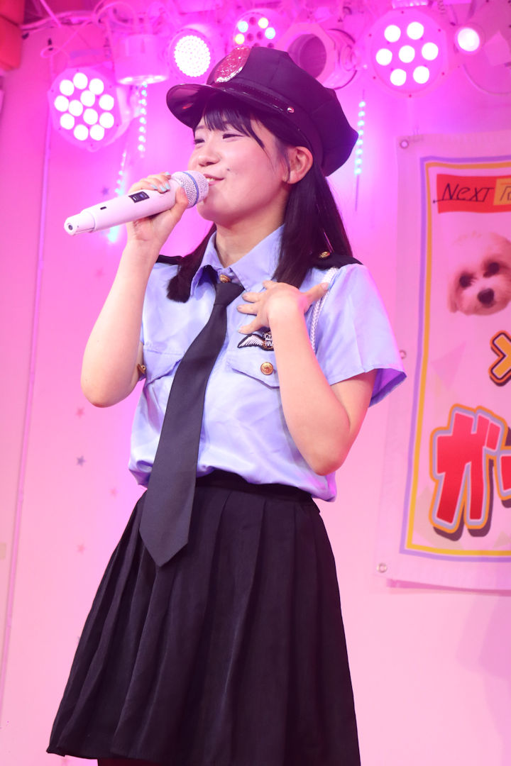 星海しおり(ほしみ・しおり)さん。2026年(令和8年)3月、ライブスペース・マリールーにて撮影。