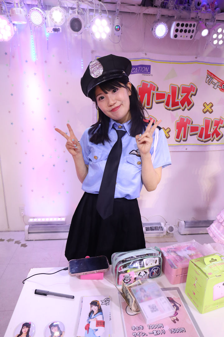 星海しおり(ほしみ・しおり)さん。2026年(令和8年)3月、ライブスペース・マリールーにて撮影。