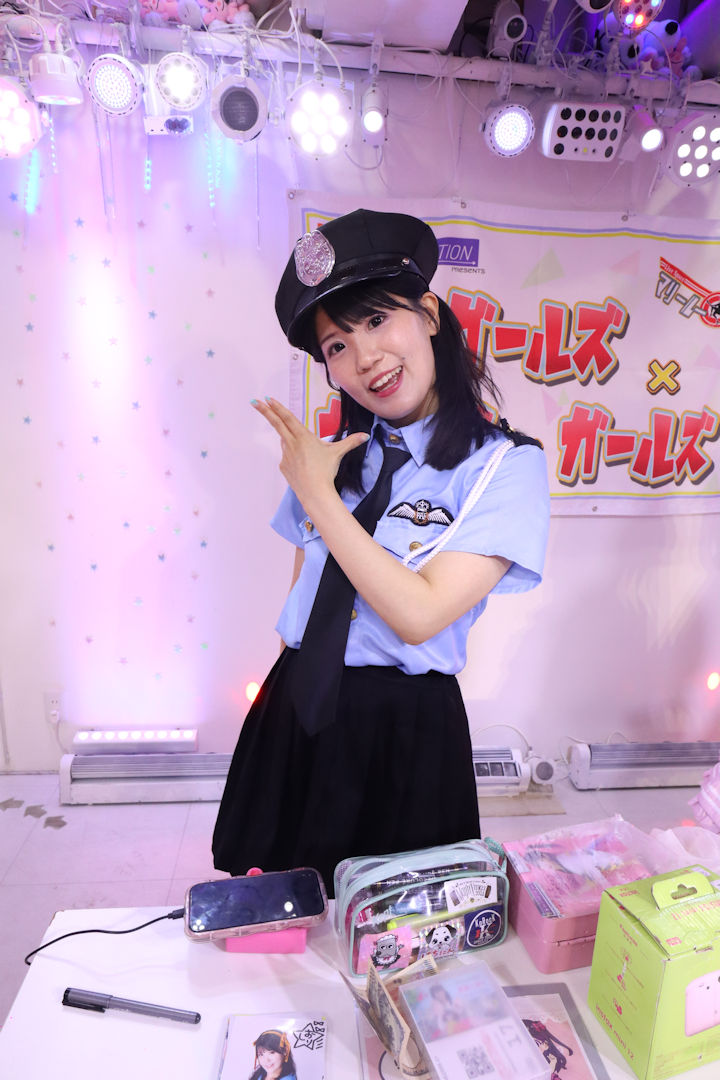 星海しおり(ほしみ・しおり)さん。2026年(令和8年)3月、ライブスペース・マリールーにて撮影。