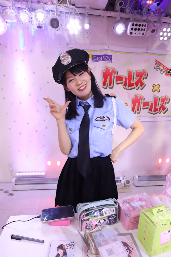 星海しおり(ほしみ・しおり)さん。2026年(令和8年)3月、ライブスペース・マリールーにて撮影。