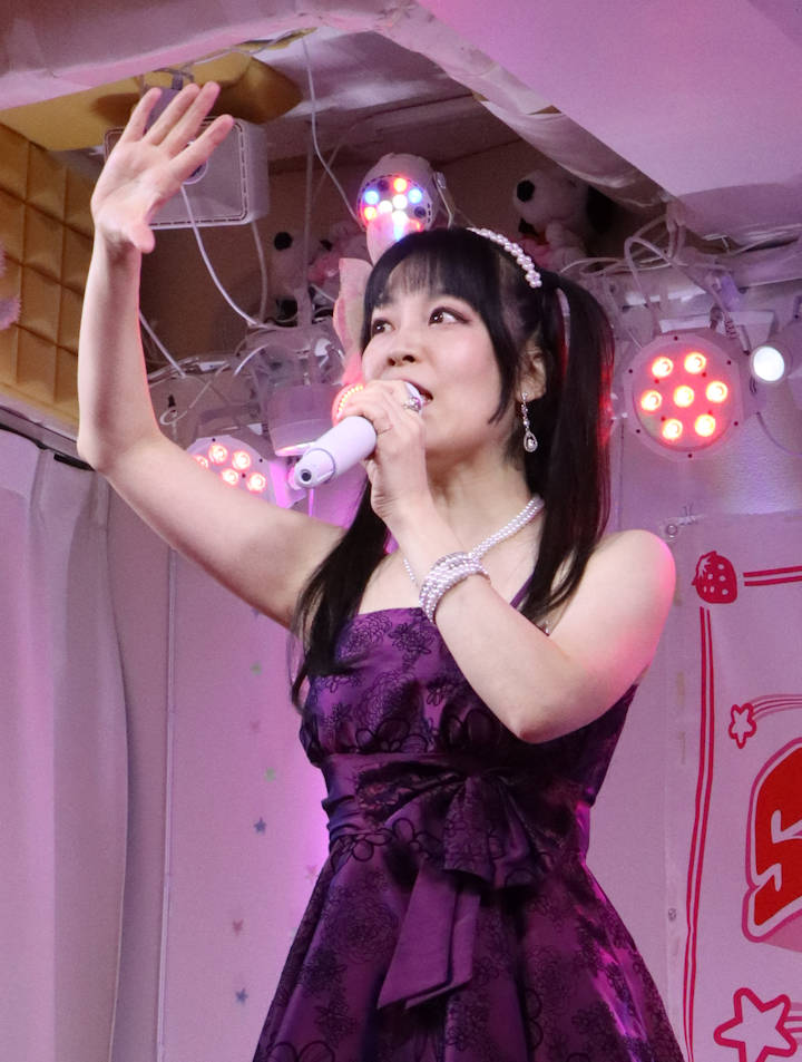 立花夢果さん。2024年(令和6年)11月、ライブスペース・マリールー(東京都北区)にて撮影。