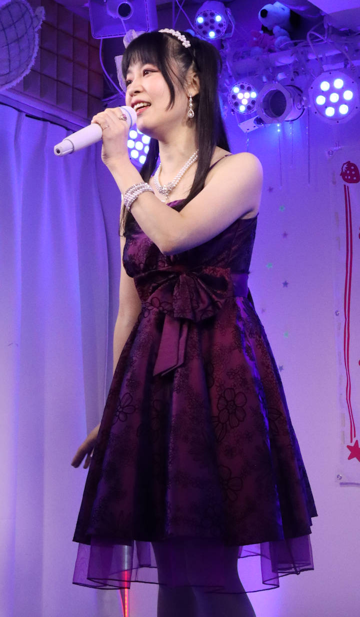 立花夢果さん。2024年(令和6年)11月、ライブスペース・マリールー(東京都北区)にて撮影。