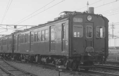 国鐵クモヤ22116。1980年(昭和55年)頃、国鐵南武線中原(なかはら)電車区にて撮影。