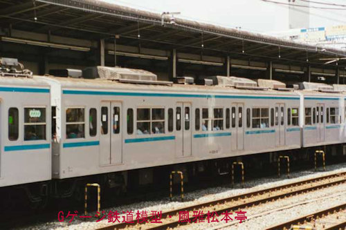 JR東日本モハ300-10。2000年(平成12年)7月、東京メトロ東西線葛西(かさい：東京都江戸川区)駅にて撮影。