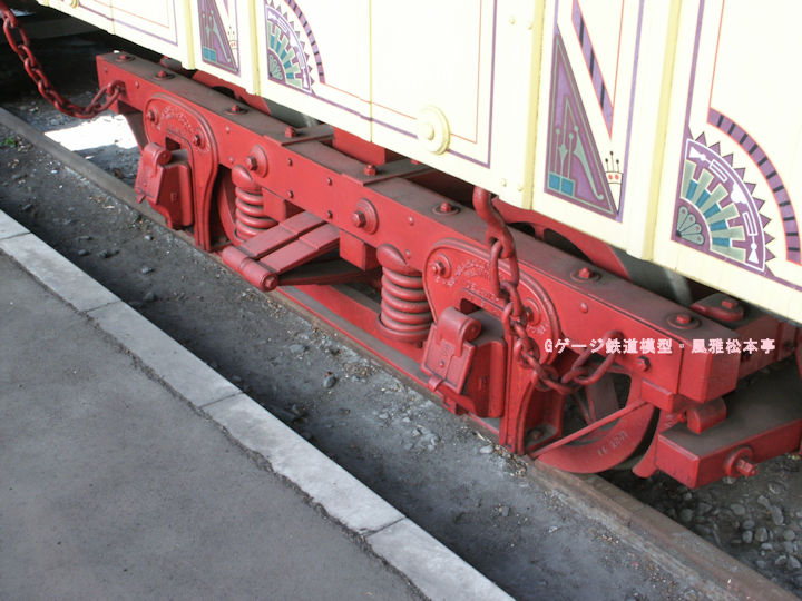 ハーラン&ホーリングスウォース(Harlan and Hollingsworth)製の「開拓使」号が履いている二軸ボギー台車。2003年(平成15年)4、JR東日本交通博物館(東京都千代田区)にて撮影。