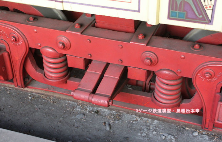 ハーラン&ホーリングスウォース(Harlan and Hollingsworth)製の「開拓使」号が履いている二軸ボギー台車。2003年(平成15年)4月、JR東日本交通博物館(東京都千代田区)にて撮影。