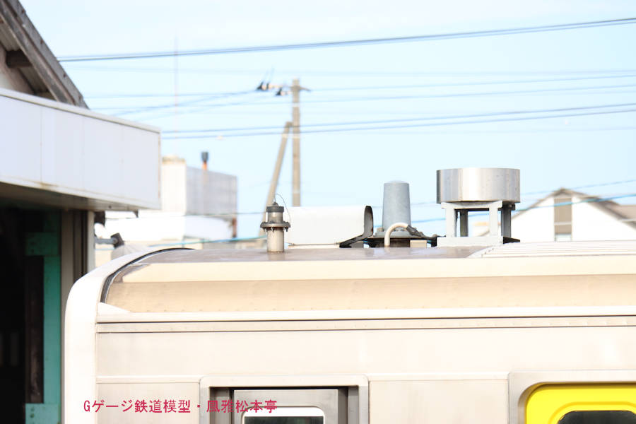 キハE130の運転台上部。2021年(令和3年)6月、JR久留里線木更津(きさらづ：千葉県木更津市)駅にて撮影。