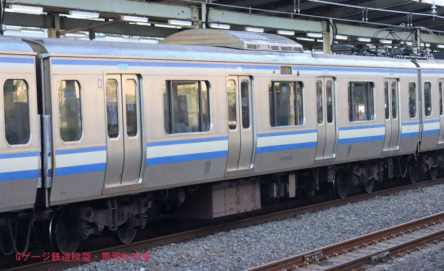 JR東日本モハE216-1023。2023年(令和5年)8月、JR総武本線市川(いちかわ：千葉県市川市)駅にて撮影。