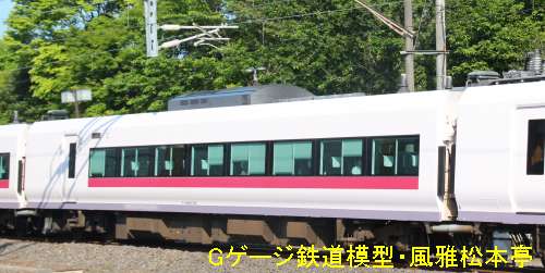 JR東日本モハE656-205。2017年(平成29年)5月、JR常磐線磯原(いそはら：茨城県北茨城市)駅にて撮影。