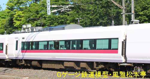 JR東日本モハE657-205。2017年(平成29年)5月、JR常磐線磯原(いそはら：茨城県北茨城市)駅にて撮影。