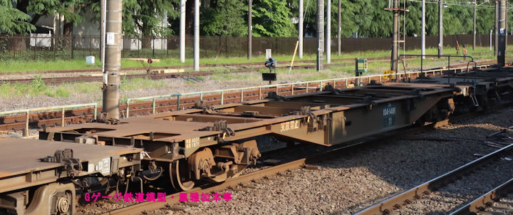 日本貨物鉄道コキ104-1481。2022年(令和4年)5月、JR武蔵野線北府中(きたふちゅう：東京都府中市)駅にて撮影。