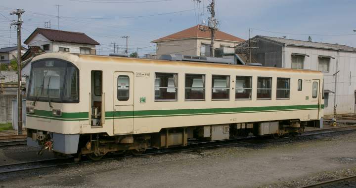 鹿島鉄道KR-503。2006年(平成18年)4月、鹿島鉄道石岡(いしおか：茨城県石岡市)駅にて撮影。