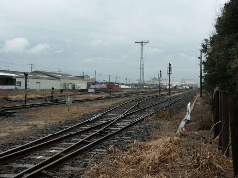 鹿島臨海鉄道神栖(かみす：茨城県神栖市)駅の全景写真です。