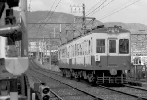 京阪電鉄260型268号他2連。1985年(昭和60年)4月頃、京阪電鉄石山坂本線にて撮影。