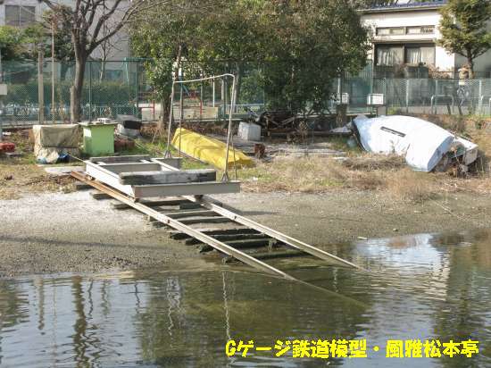 貴船濠(東京都大田区大森東)のケーブルカー全景、2013年(平成25年)2月撮影。