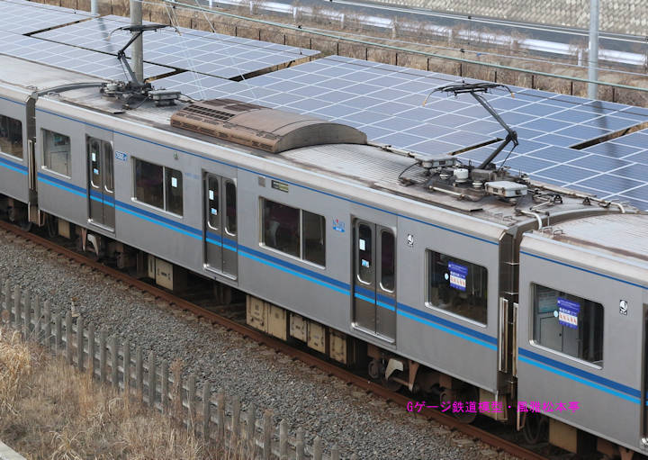 北総鉄道7502-2。2017年(平成29年)1月、北総鉄道印旛日本医大(いんばにほんいだい：千葉県印西市)＝千葉ニュータウン中央(ちばにゅーたうんちゅうおう：千葉県印西市)駅間にて撮影。