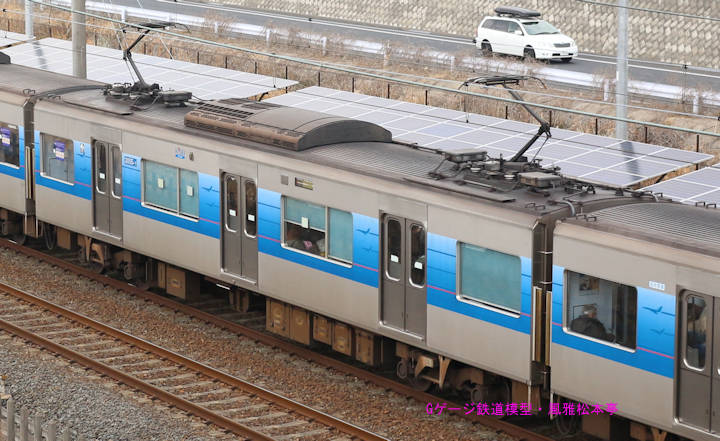 京成電鉄新3055-1。2017年(平成29年)3月、京成電鉄成田空港線印旛日本医大(いんばにほんいだい：千葉県印西市)＝千葉ニュータウン中央(ちばにゅーたうんちゅうおう：千葉県印西市)駅間にて俯瞰気味に撮影。