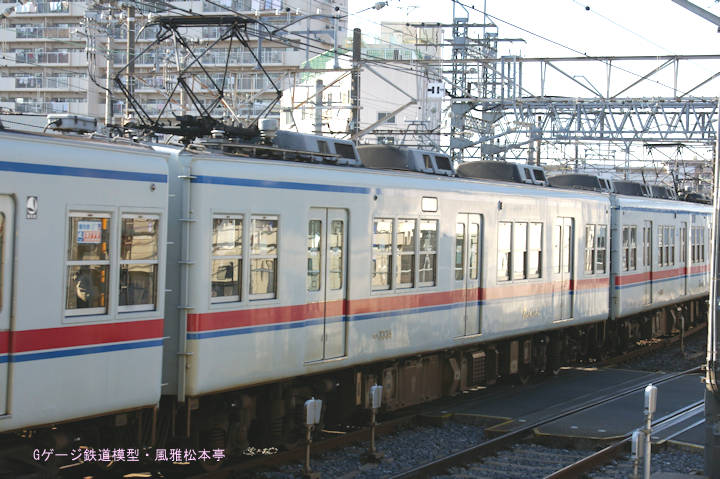 京成電鉄モハ3334。2007年(平成19年)2月、京成電鉄上野線京成津田沼(けいせいつだぬま：千葉県習志野市)駅にて撮影。
