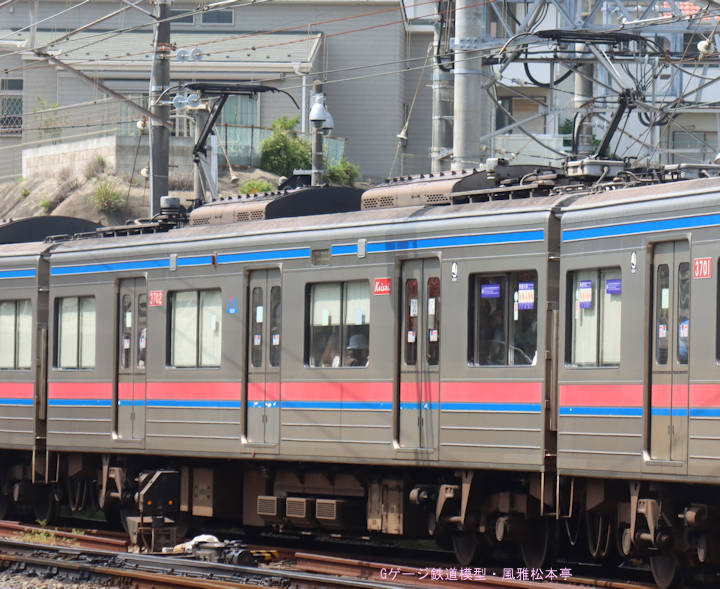 京成電鉄モハ3702。2025年(令和7年)4月、京成電鉄京成津田沼(けいせいつだぬま：千葉県習志野市)駅にて撮影。