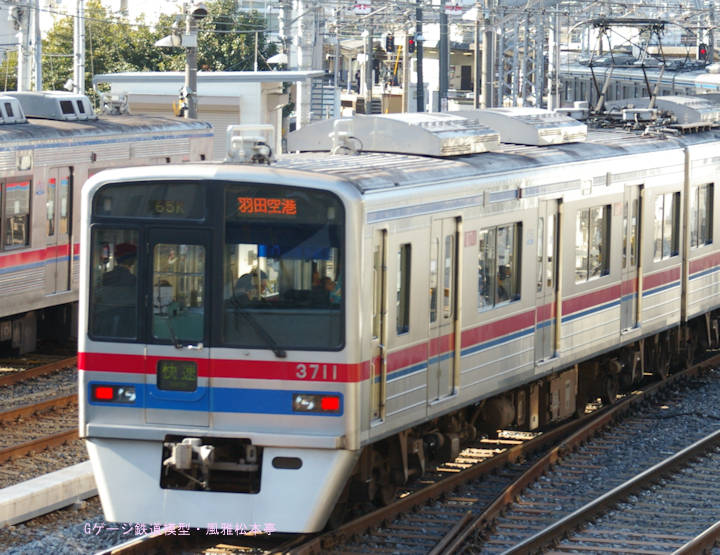 京成電鉄モハ3711。2007年(平成19年)2月、京成電鉄京成津田沼(けいせいつだぬま：千葉県習志野市)駅にて撮影。