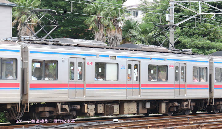 京成電鉄モハ3732。2014年(平成26年)7月、京成電鉄京成津田沼(けいせいつだぬま：千葉県習志野市)駅にて撮影。