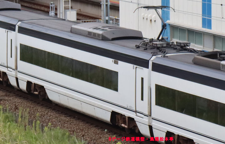 京成電鉄AE2-2。2025年(令和7年)10月、京成電鉄成田スカイアクセス線印西牧の原(いんんざいまきのはら:千葉県印西市)駅にて撮影。