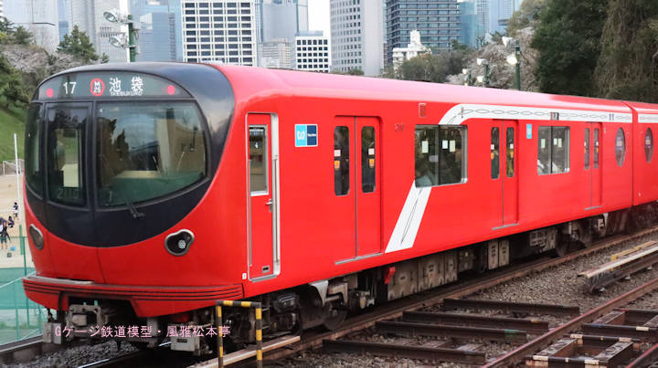 東京メトロ(営団地下鉄)2110。2025年(令和7年)4月、東京メトロ丸ノ内線四ッ谷(よつや：東京都新宿区)駅にて撮影。