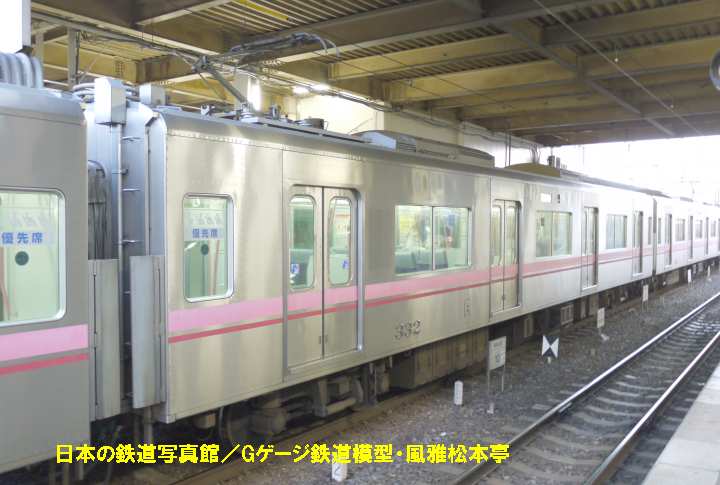 名古屋鉄道モ332。2009年(平成21年)11月、名鉄小牧線犬山(いぬやま：愛知県犬山市)駅にて撮影。