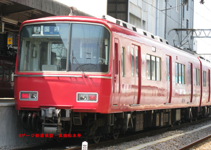 名古屋鉄道ク6834。2009年(平成21年)8月、名鉄豊川線国府(こう：愛知県豊川市)駅にて撮影。